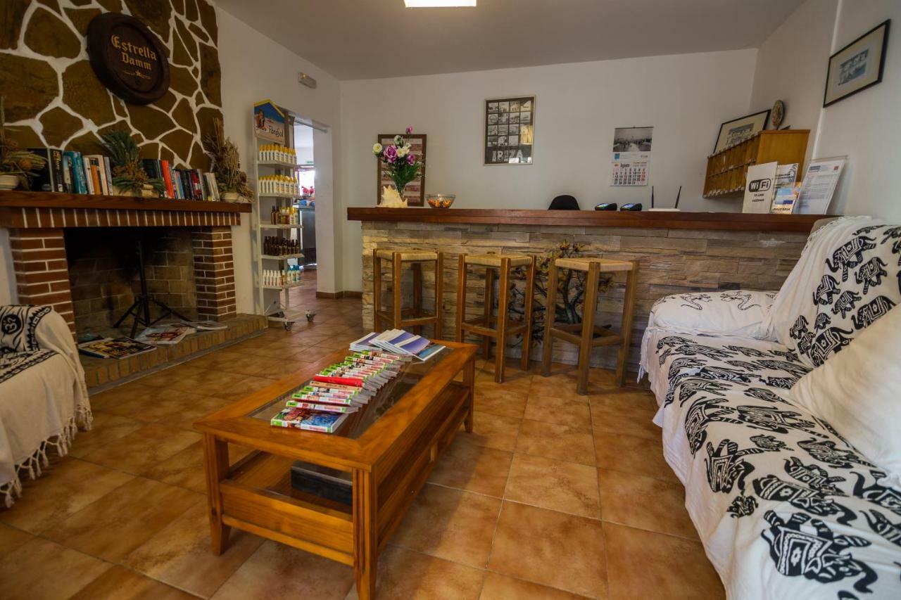 Hostal Cala Boix Es Canar  Bagian luar foto